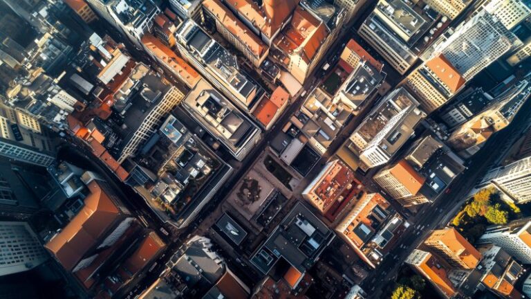 1759389430_Luftbild-Daecher